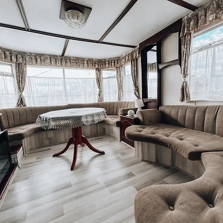 营地 Parkowy 库多瓦-兹德鲁伊